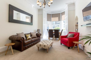 Colonial Victorian Apartment, Fab Central Location